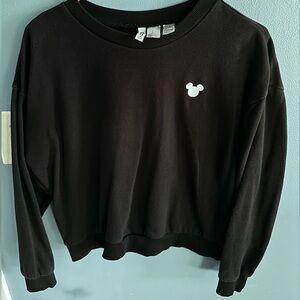 H&M divide Mickey crewneck
